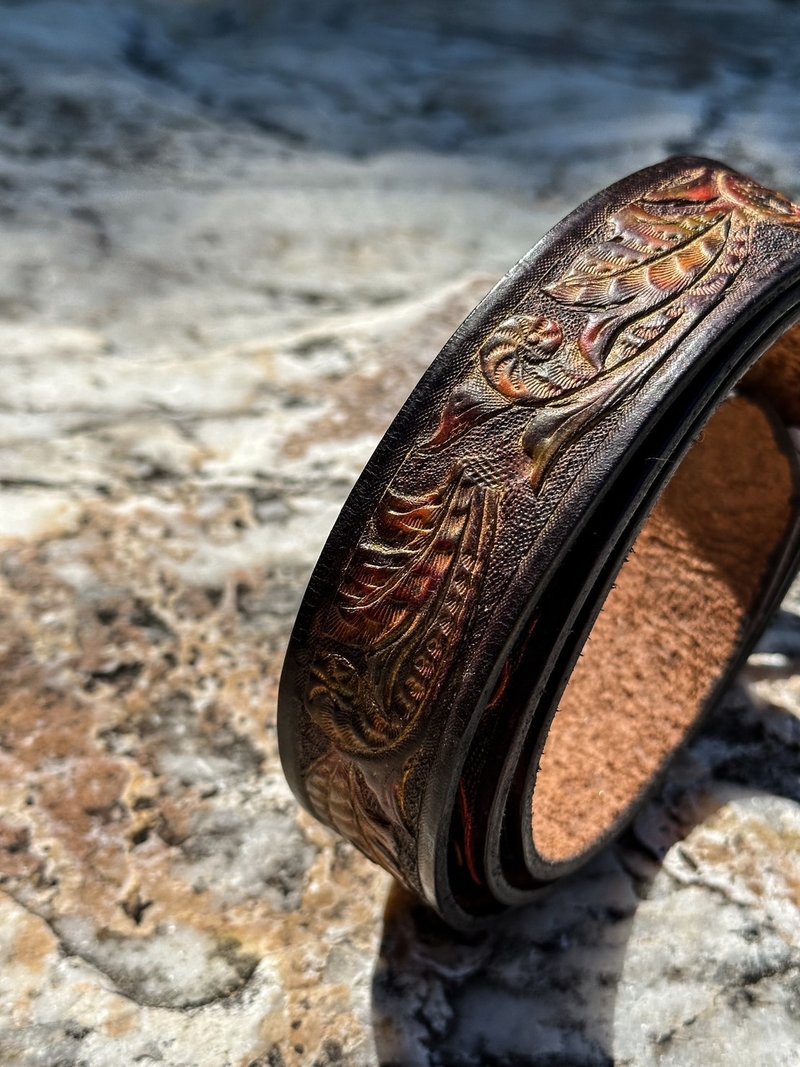 Manzoku | 可订制 | 纯手工皮革雕刻 | 唐草图样雕刻牛皮皮带 - 皮带/腰带 - 真皮 