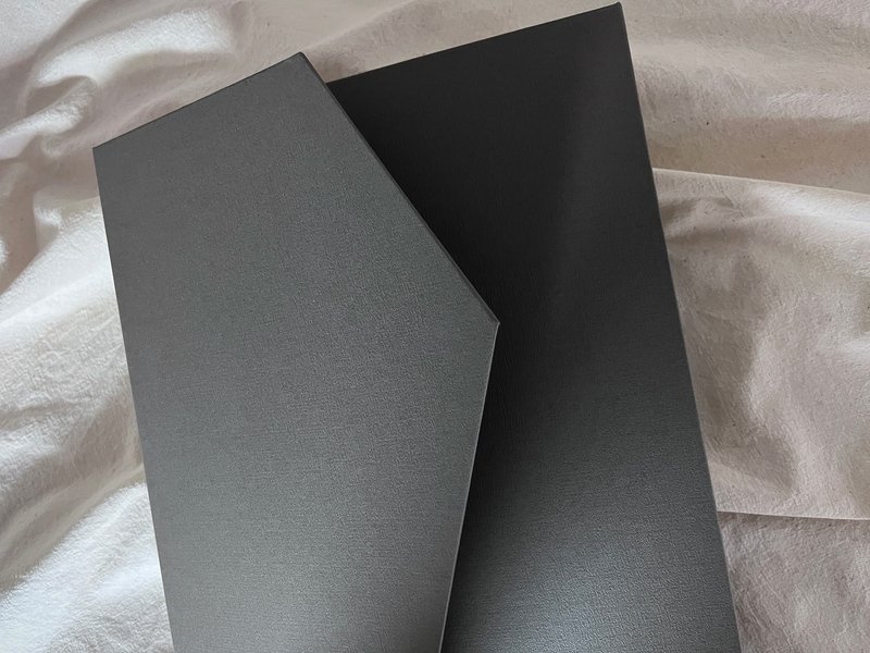 磁吸炭灰收藏盒 磁吸盒 书夹盒 精装盒 Soberbook - 纸盒/包装盒 - 纸 
