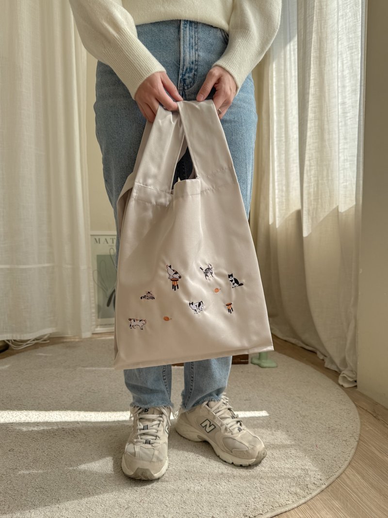 棉质刺绣购物肩背袋  The Cat - 手提包/手提袋 - 棉．麻 白色