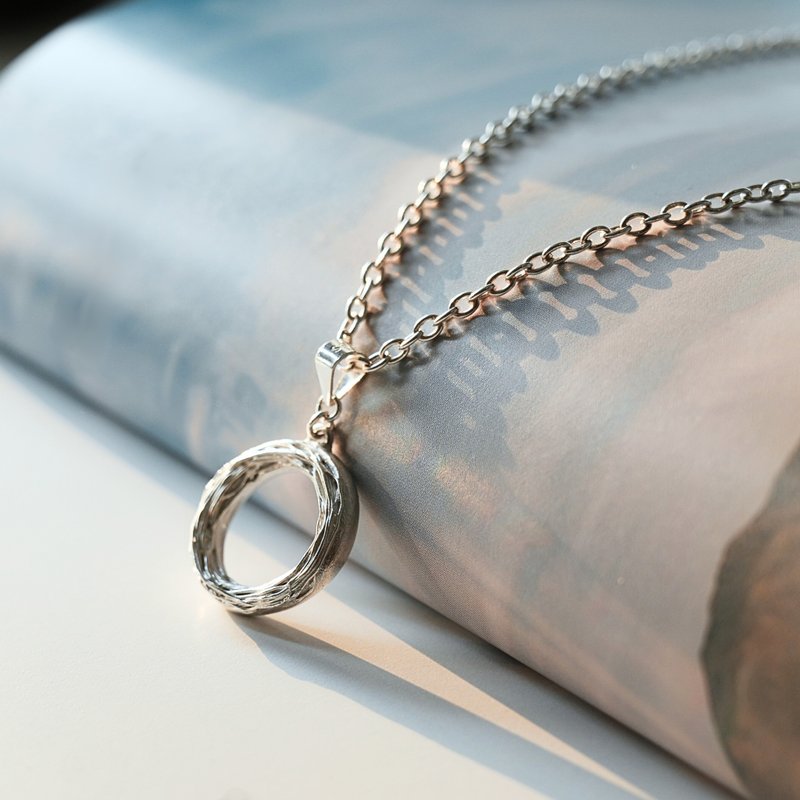 气质白银【MOON_大】999银吊坠手作 - 项链 - 纯银 银色