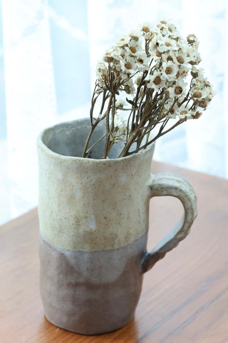 【圣诞节礼物】加拿大进口陶土马克杯造型手捏干花器流釉侘寂艺术 - 花瓶/陶器 - 陶 卡其色