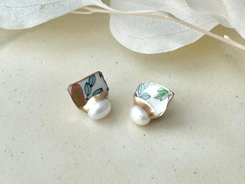 有田烧 金继 医疗级不锈钢耳环 绿色叶纹 淡水珍珠 天然石 传统工艺 No.180 - 耳环/耳夹 - 陶 绿色