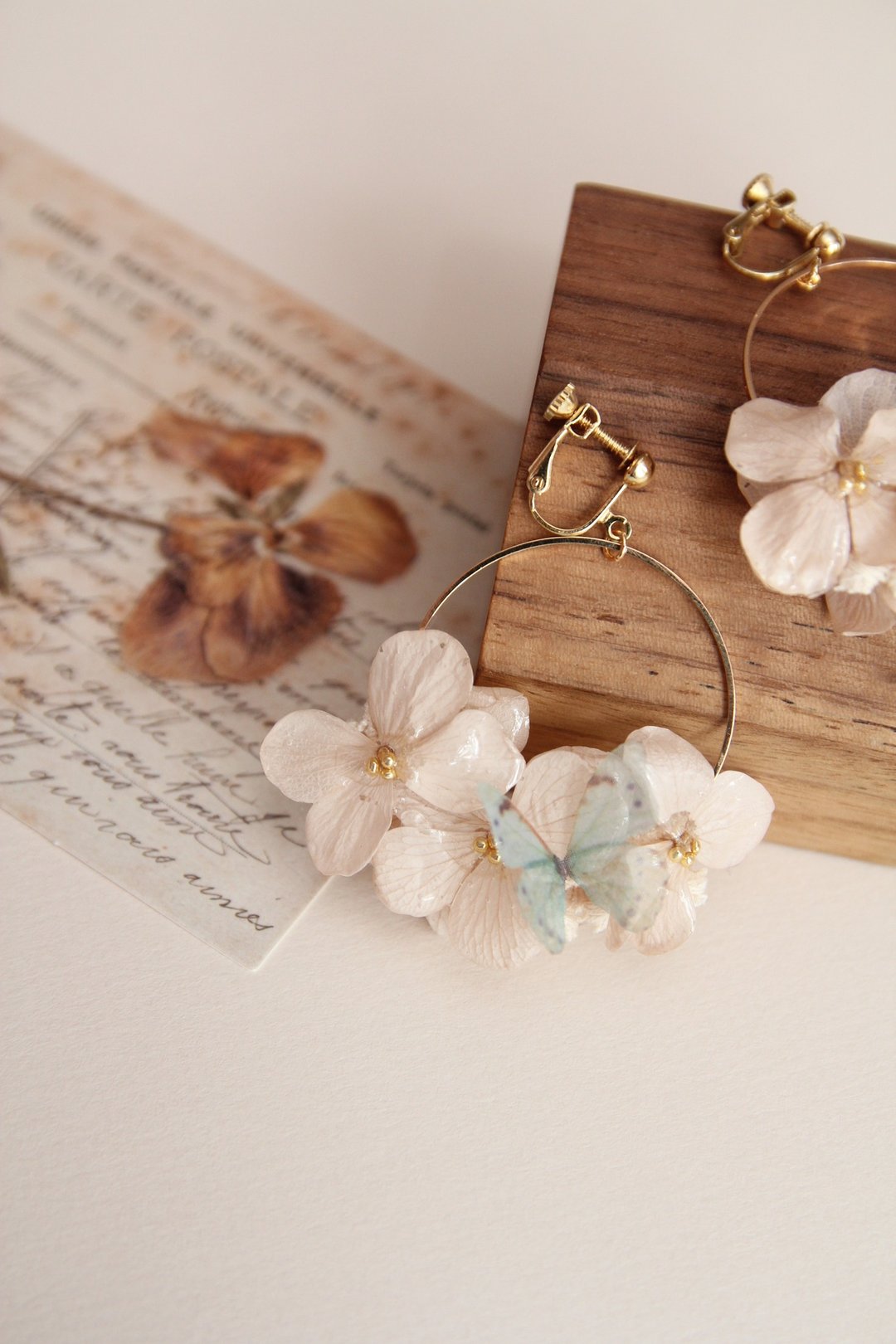 耳环 饰品 花耳环 花办耳环 树脂耳环 干花耳环 少女风 日系作品 - 耳环/耳夹 - 植物．花 卡其色