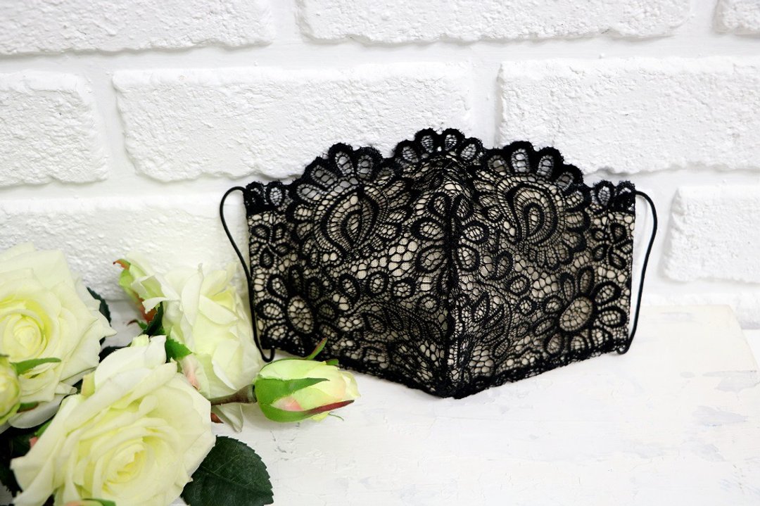 Face mask with lace Reusable cloth mask Elegant protektive face mask - 口罩 - 棉．麻 黑色