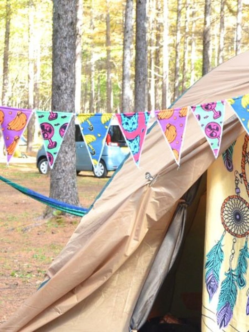 【预购中】☼拼布三角旗挂饰☼(不挑花样随机出货) - 摆饰 - 棉．麻 多色