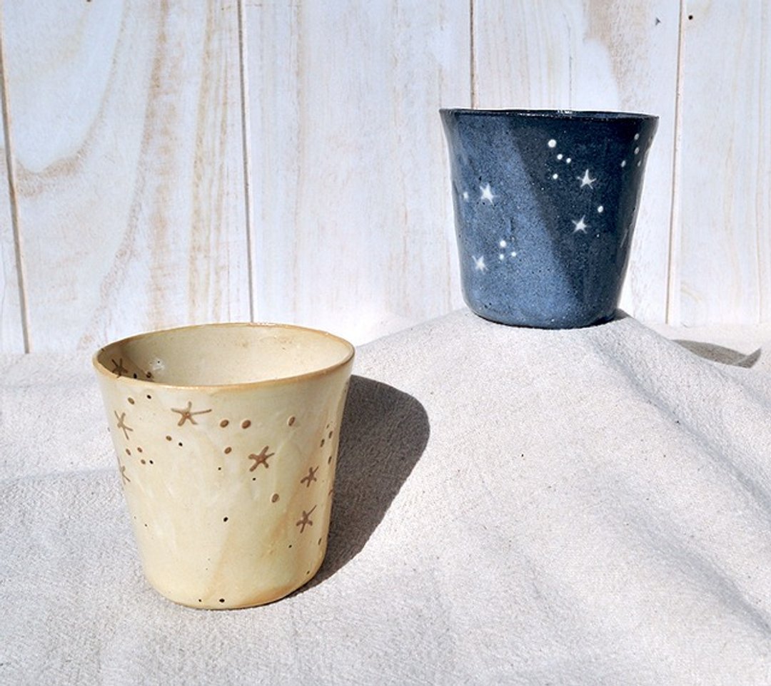 Rock glass the night sky with the Milky Way - 咖啡杯/马克杯 - 陶 蓝色