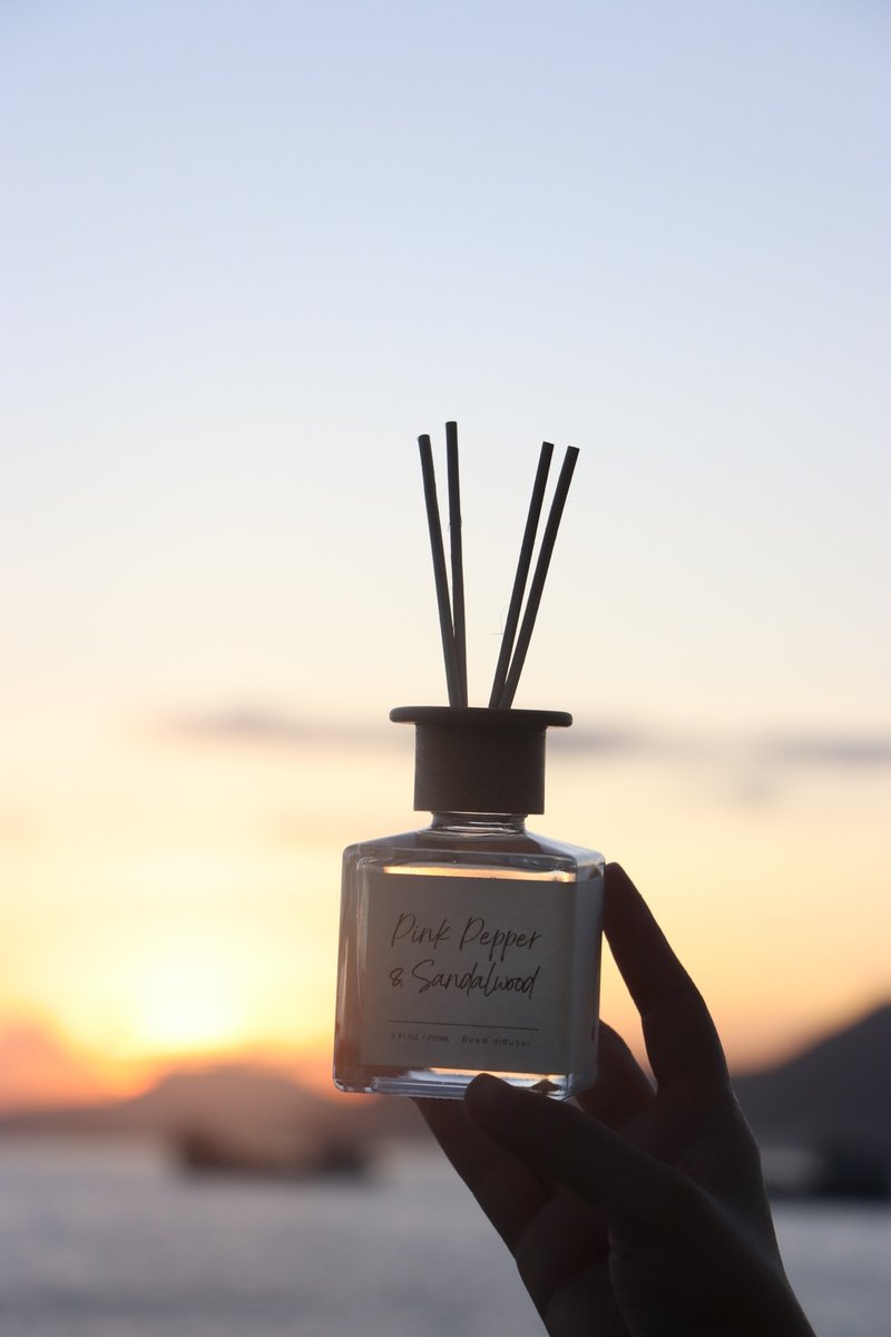 【粉红胡椒与檀木 Pink Pepper & Sandalwood 】藤枝香薰 150ML - 香薰/精油/线香 - 其他材质 