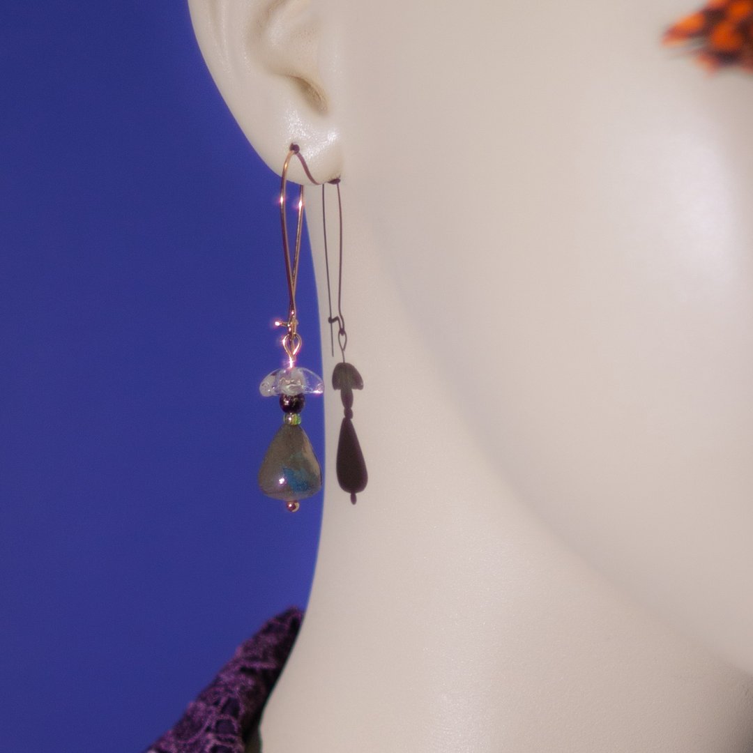 陶瓷x玻璃 耳环 跳舞绿裙摆Ceramic and Glass Accessory - 耳环/耳夹 - 陶 绿色