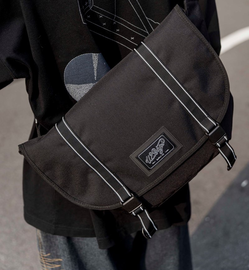 Messanger 大容量邮差包 CORDURA 缓存磁扣 侧背包 防泼水 斜背包 - 侧背包/斜挎包 - 其他材质 黑色