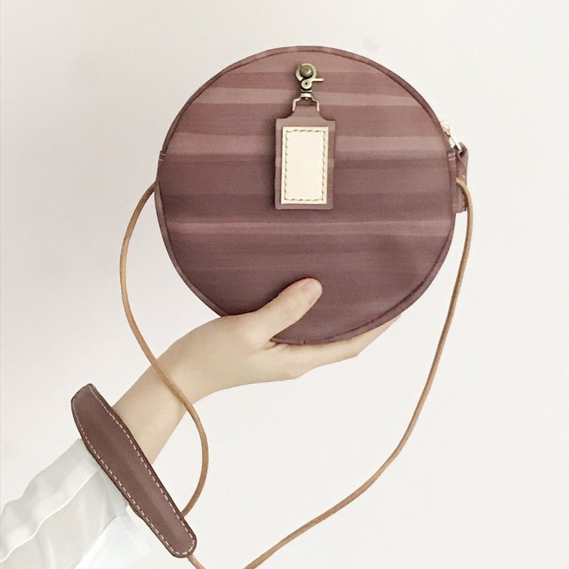 名牌包│圆形的袋身+背带(不含吊饰)│木莓 - 侧背包/斜挎包 - 真皮 粉红色