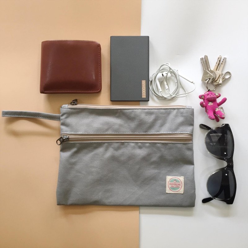 Light Gray Canvas Handbag HB03 / Clutch / daily use - 化妆包/杂物包 - 棉．麻 灰色