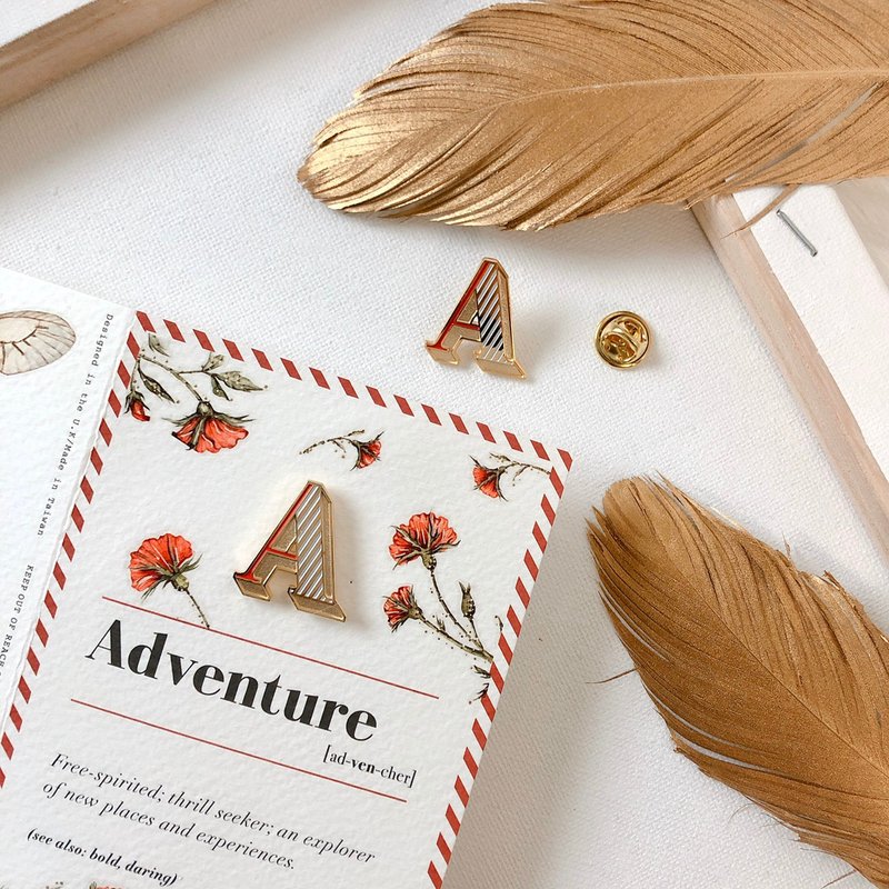 A / Adventure -琺瑯徽章卡－附信封 開學季 情人卡 萬用字母卡 - 徽章/别针 - 珐琅 金色