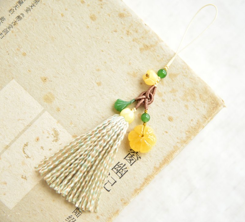 【小欢喜】Amber天然琥珀蜜蜡南瓜珠压襟包包手机小吊饰 - 吊饰 - 宝石 黄色