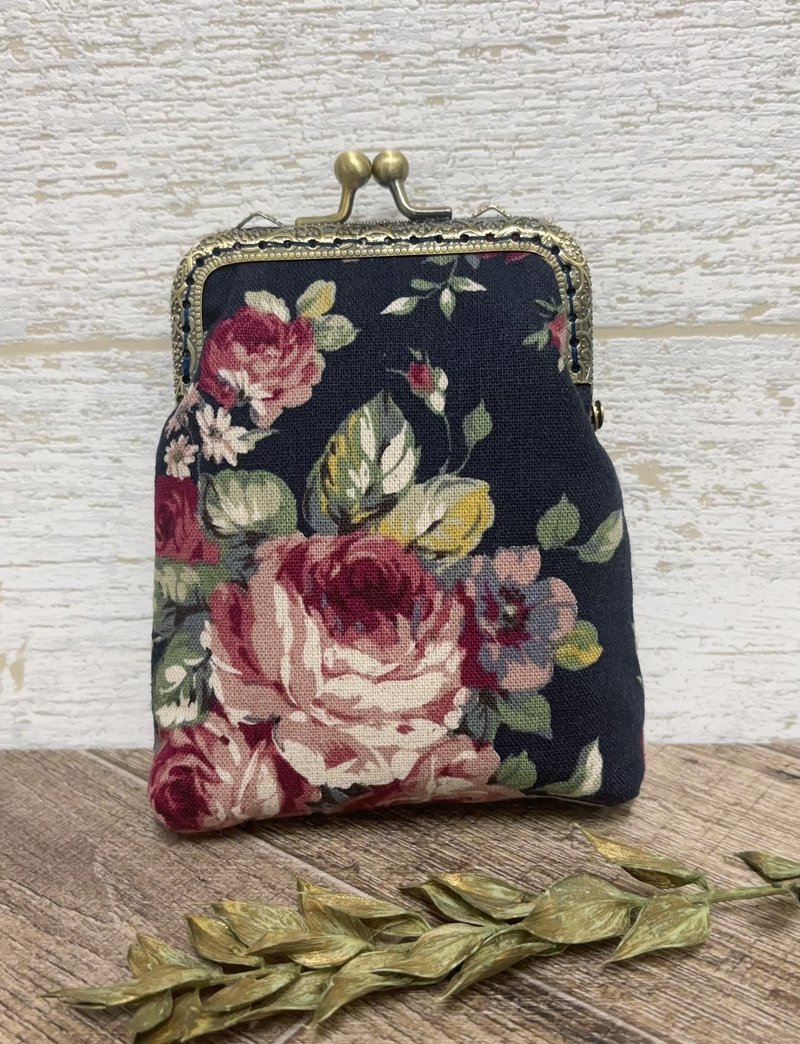 雕花方形口金包    万用收纳包 特价中 - 零钱包 - 棉．麻 