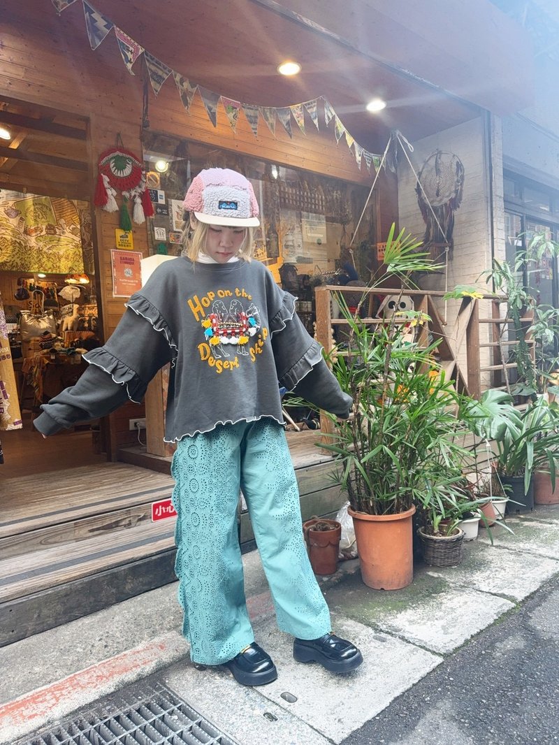 【热门预购】 刺绣骆驼荷叶拼接上衣 (3色) CTK-5313 - 中性连帽卫衣/T 恤 - 棉．麻 