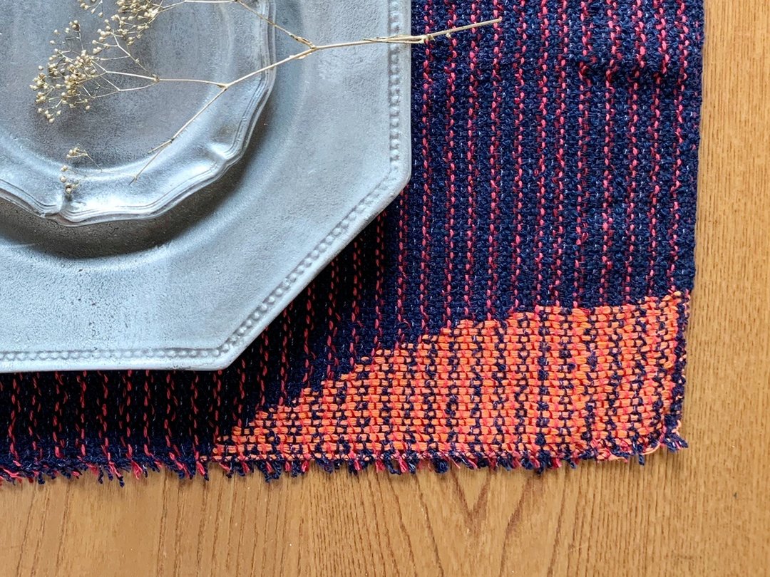 Hand Woven Placemat ・Deep Blue and Red Mix - 餐垫/桌巾 - 棉 蓝色