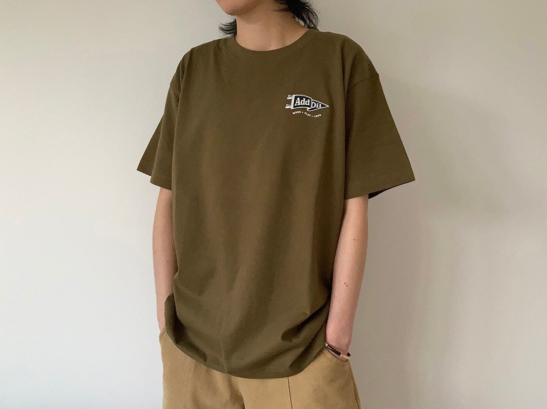 Add Oil 旗帜印花 Tee 橄榄绿色 - 男装上衣/T 恤 - 棉．麻 绿色