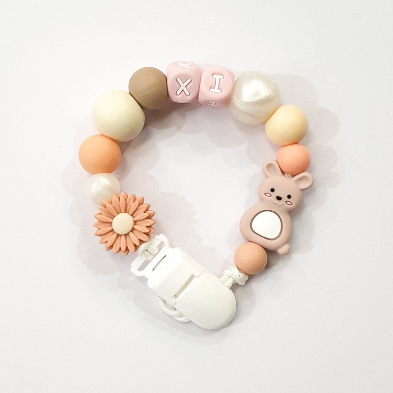 定制化 XI 粉菊奶茶系列 奶嘴链夹 / 定制化奶嘴链可套香草奶 - 玩具/玩偶 - 其他材质 白色