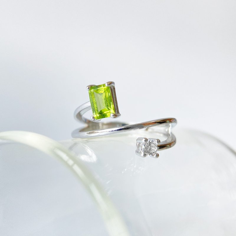 2件85折 | 美国橄榄石纯银戒指 (全净体VS级) - 戒指 - 纯银 