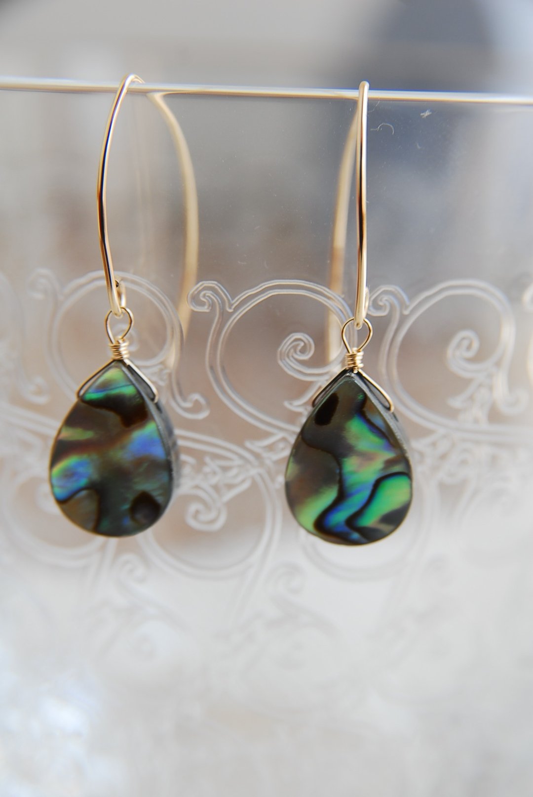 Avalon Shell Marquis Hook Earrings (14kgf) - 耳环/耳夹 - 宝石 蓝色