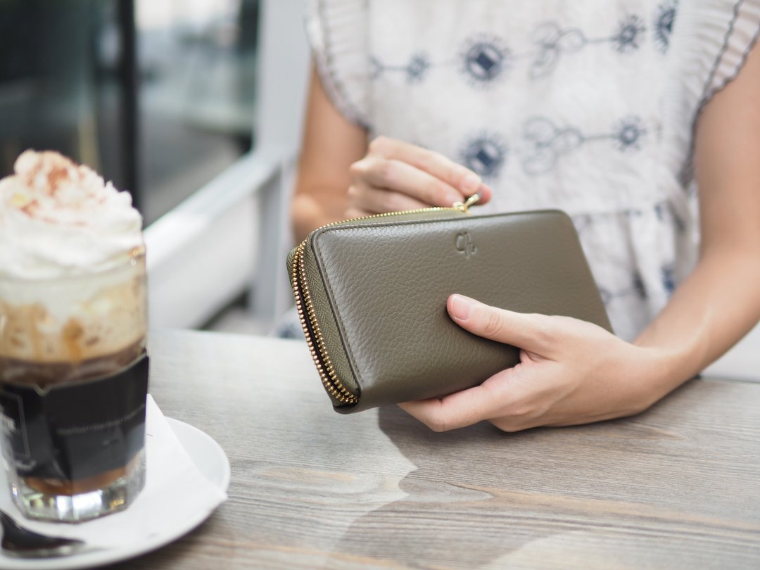 Classic wallet (Olive) : Long zip wallet, cow leather - 皮夹/钱包 - 真皮 绿色