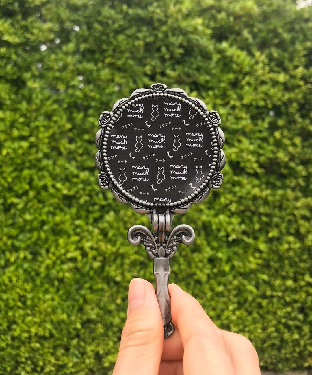 【Customized Gift】Handmade Embroidery - I will draw and stitch your favorite - 彩妆刷具/镜子/梳子 - 其他金属 银色