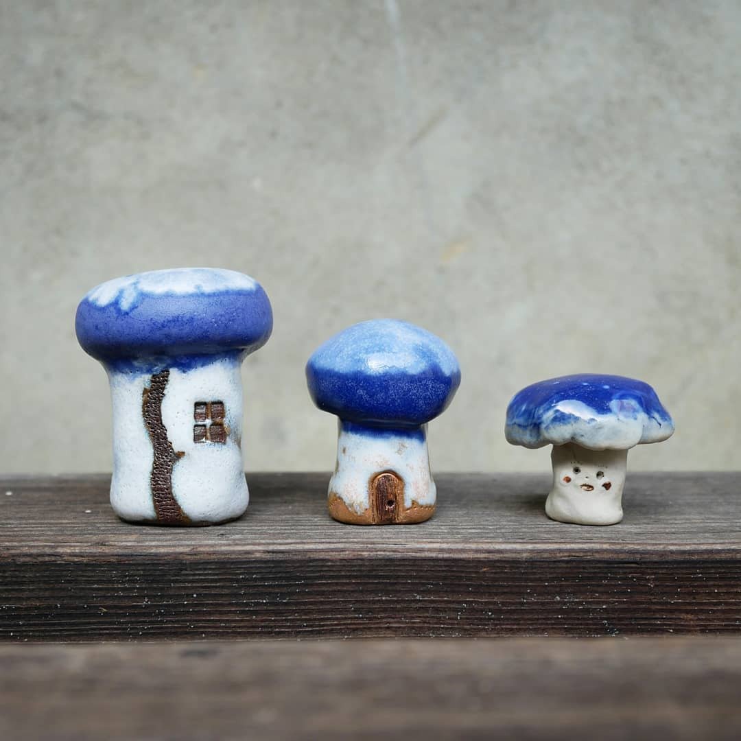 蓝色菇菇小屋 陶瓷手作小摆饰 - 花瓶/陶器 - 陶 