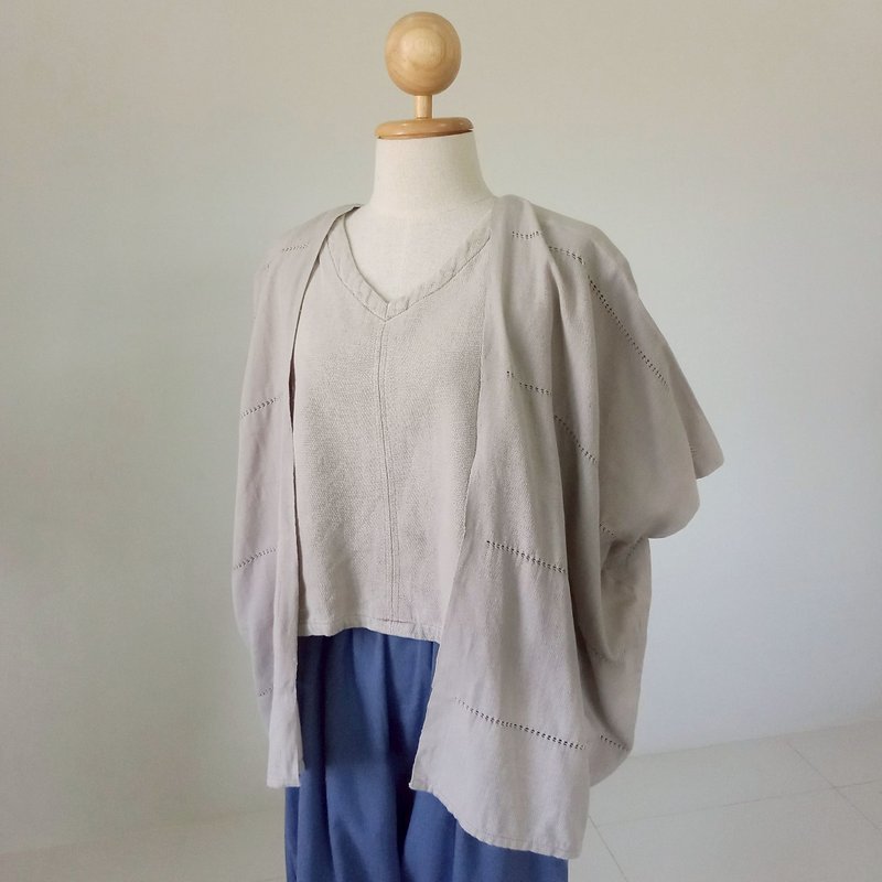 手织开襟长版罩衫 / 灰色缕空织纹 / 植物染棉 - 女装上衣 - 棉．麻 灰色