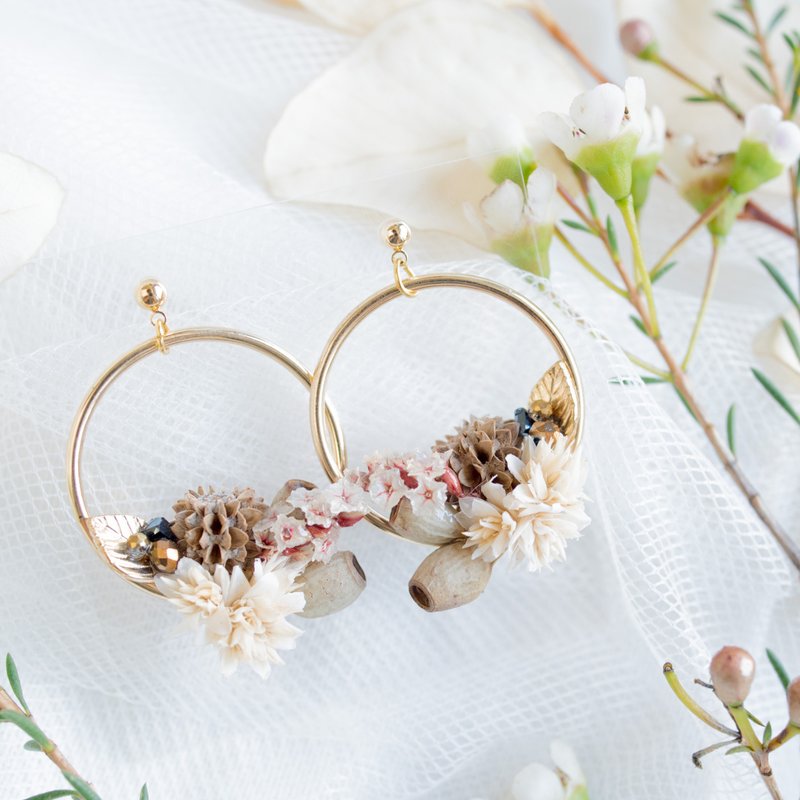 果实耳环 | 小松果 x 阳光   | 干燥花&果实耳环 (耳针 款) - 耳环/耳夹 - 植物．花 