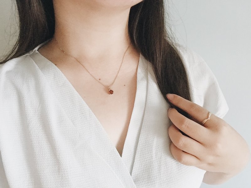 Enko | 达拉玛蒂的幸福海岸 石榴石 925银锁骨项链 - 项链 - 半宝石 红色