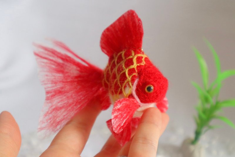 悠游金鱼吊饰 S - 红色更纱琉金 - - 玩偶/公仔 - 羊毛 红色