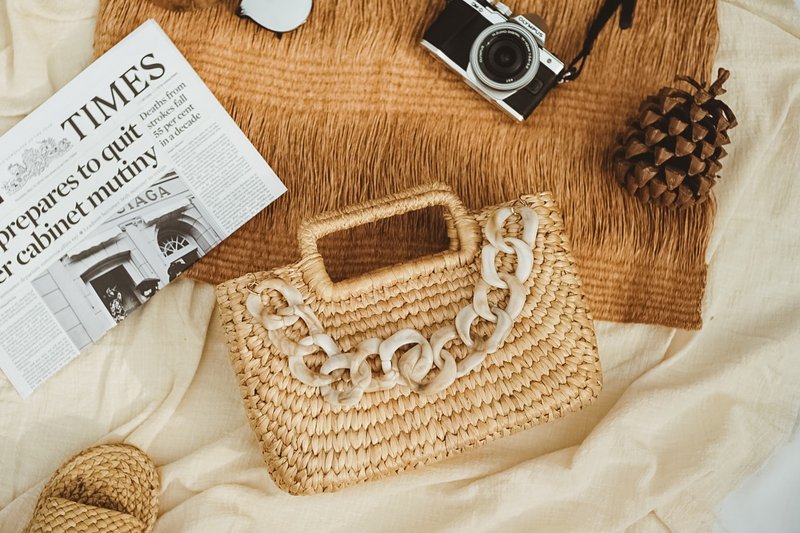 Linda straw bag - 手拿包 - 其他材质 卡其色