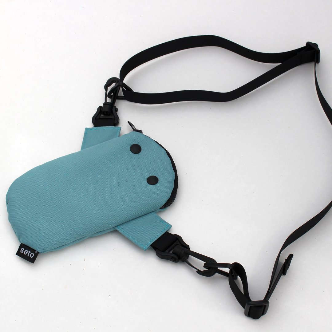 seto / creature bag / iPhone case / small bag / Mame-sagari / Water Blue - 侧背包/斜挎包 - 聚酯纤维 蓝色