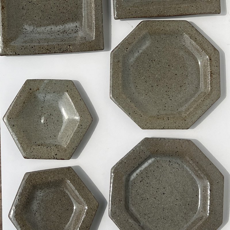 多角形盘 | 原创设计 单色 / 手绘 - 盘子/餐盘/盘架 - 陶 