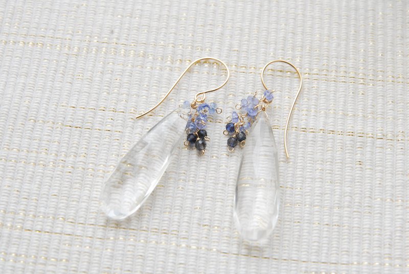 大きめ水晶とブルーストーンの花飾りのピアス　１４kgf - 耳环/耳夹 - 水晶 蓝色