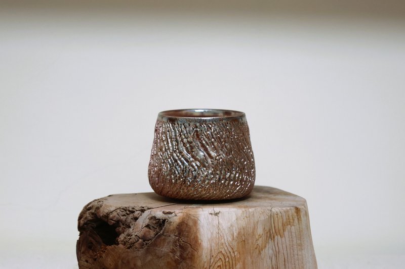 柴烧品茗杯/主人杯/150ml/爆裂刻纹/泷间拾光 - 茶具/茶杯 - 陶 