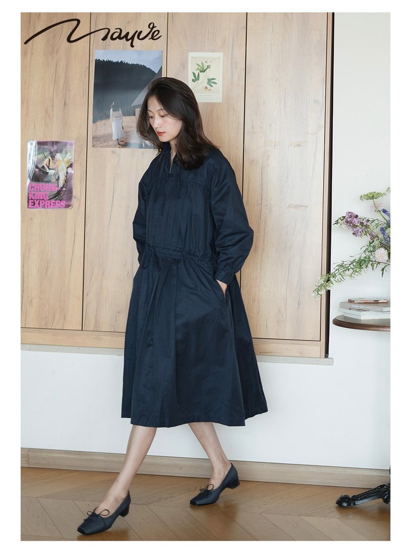 Moonsee 小众有腔调百褶绑带宽松廓形长款风衣连衣裙 - 女装西装外套/风衣 - 棉．麻 