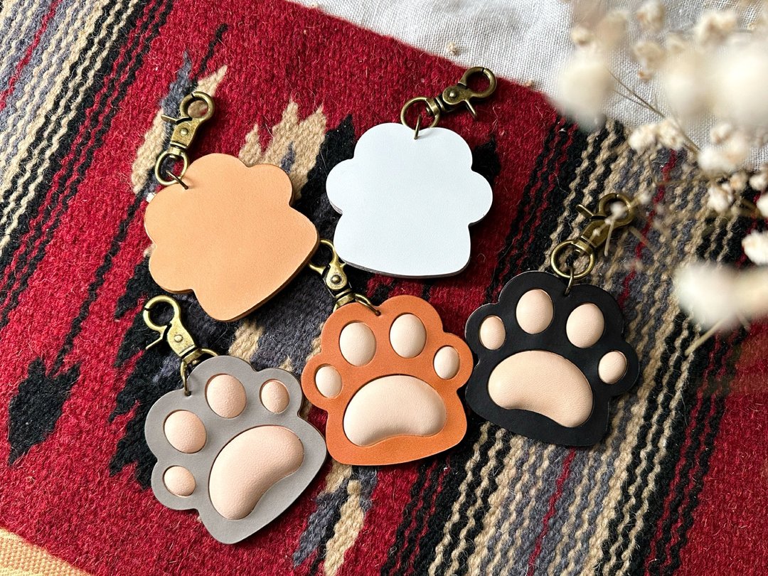 #成品制造 多按肉球 猫爪钥匙扣 猫咪 皮革锁匙扣 手工 可爱 猫掌 - 钥匙链/钥匙包 - 真皮 