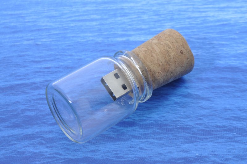 瓶中信 造型随身碟 8GB - U盘 - 压克力 