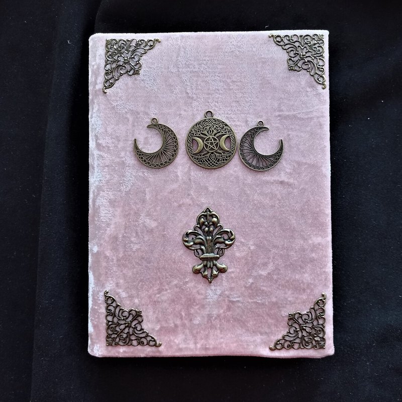 Vintage witchcraft book real Old beginner spell book Practical magic witch altar - 笔记本/手帐 - 纸 粉红色