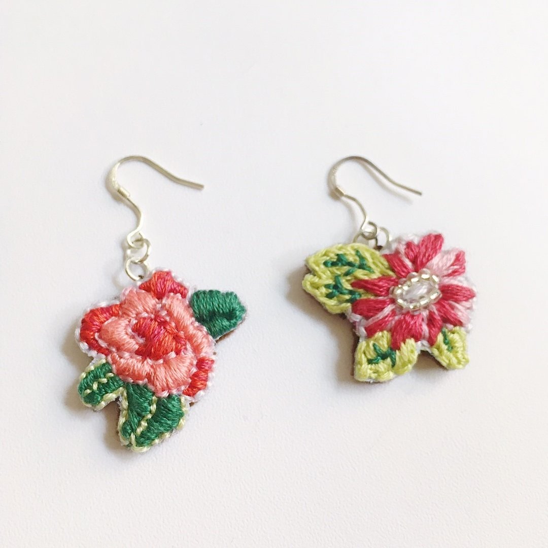 embroidery earrings flowers - 耳环/耳夹 - 绣线 