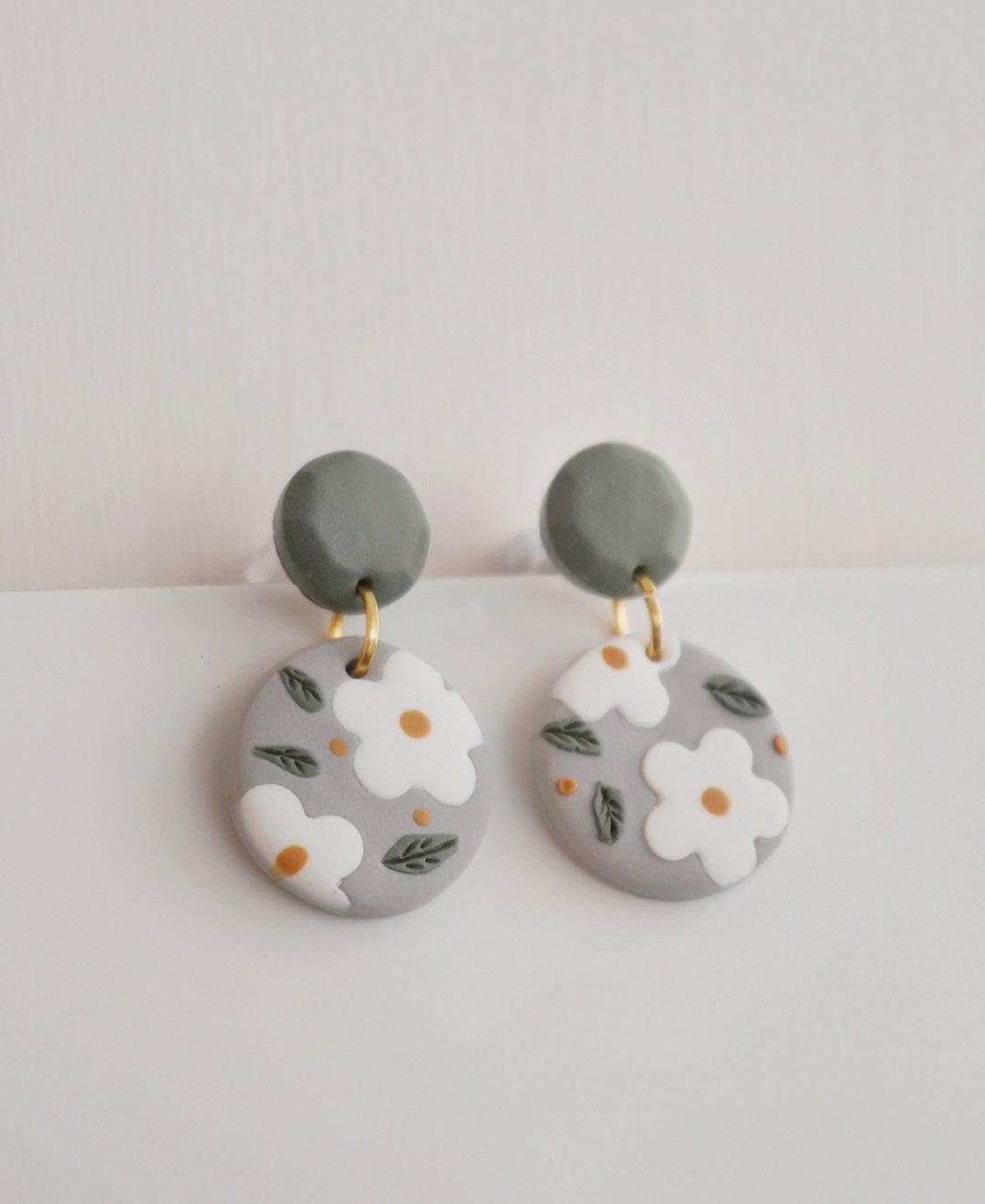 PARTY FOR EARS |简约绿圆花 软陶耳环 耳针耳夹 polymerclay - 耳环/耳夹 - 陶 绿色
