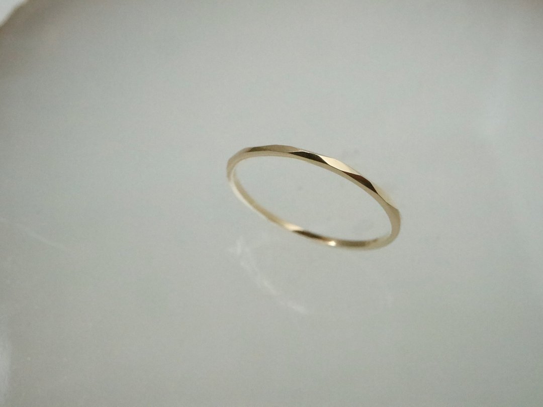 菱形刻面K金细线戒 - 戒指 - 贵金属 金色