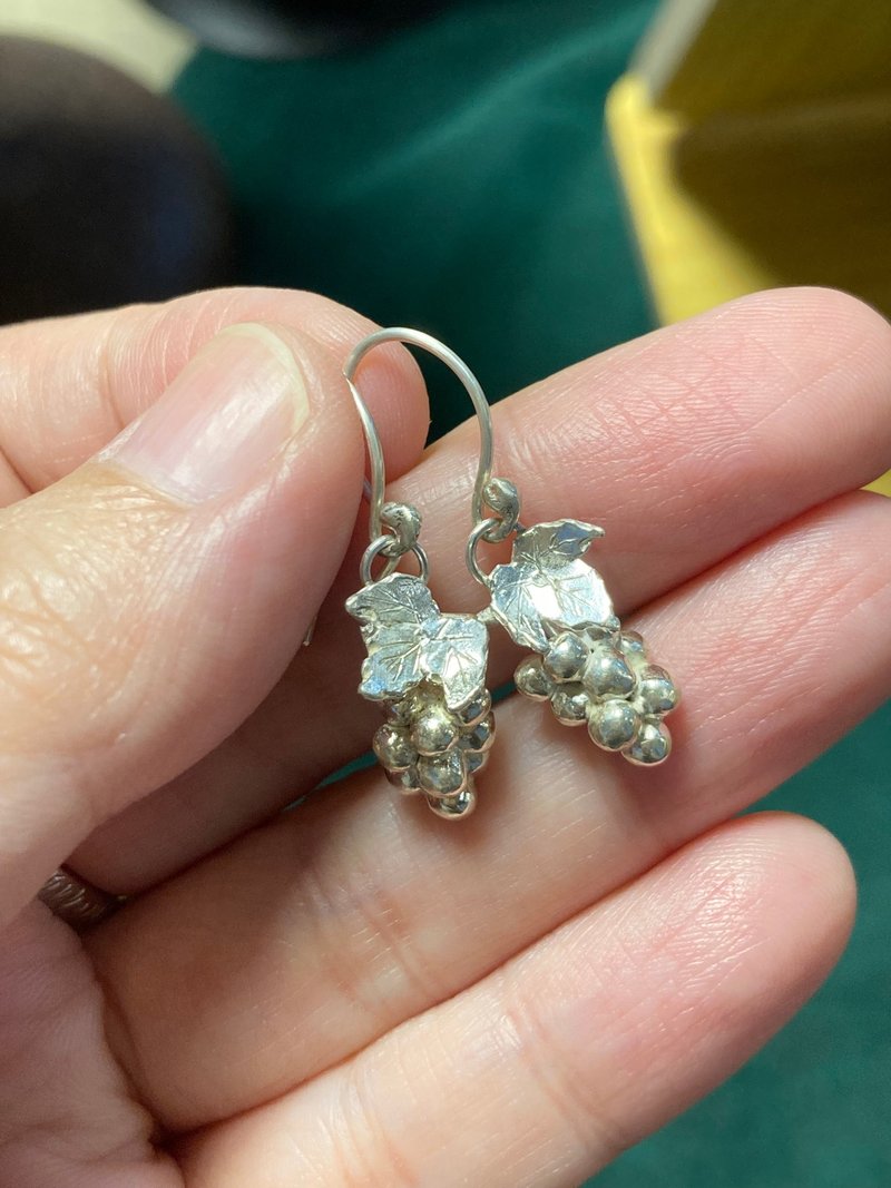 香甜葡萄耳钩 - 耳环/耳夹 - 纯银 银色