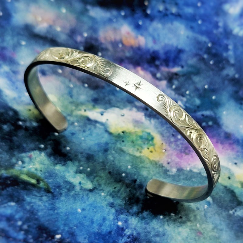 人手批花雕凿唐草里的星星纯银手镯 单品 - 手链/手环 - 纯银 银色