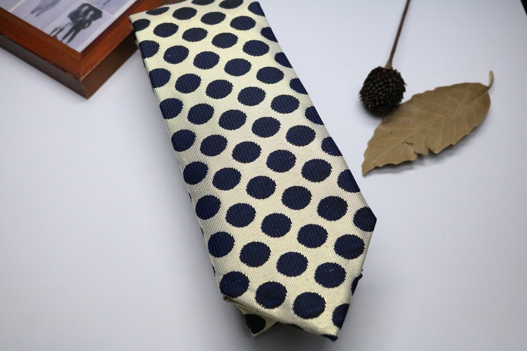 藍色波點真絲領帶/雅痞型男necktie - 领带/领带夹 - 丝．绢 多色