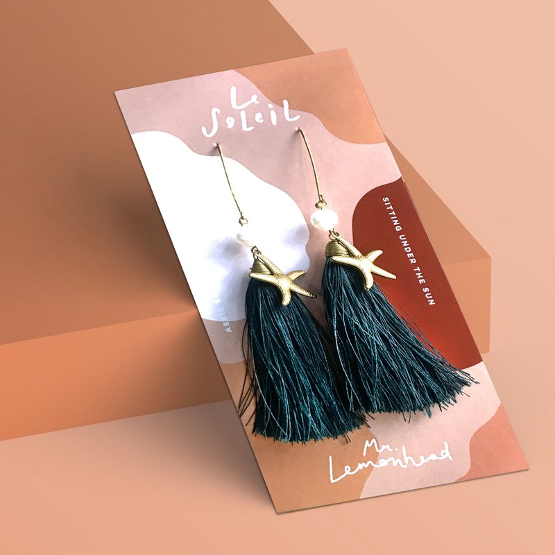 Tassel earrings dark green with real pearl and starfish - 耳环/耳夹 - 绣线 绿色