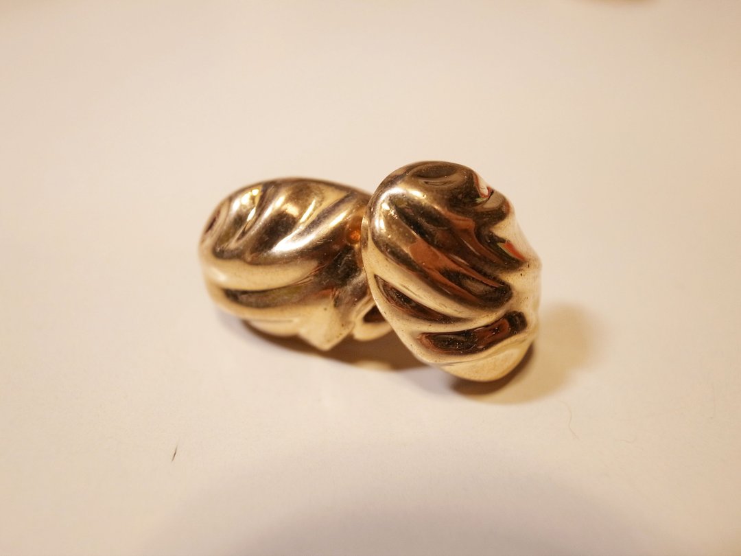 椭圆波浪摩登金耳环 - 耳环/耳夹 - 塑料 金色