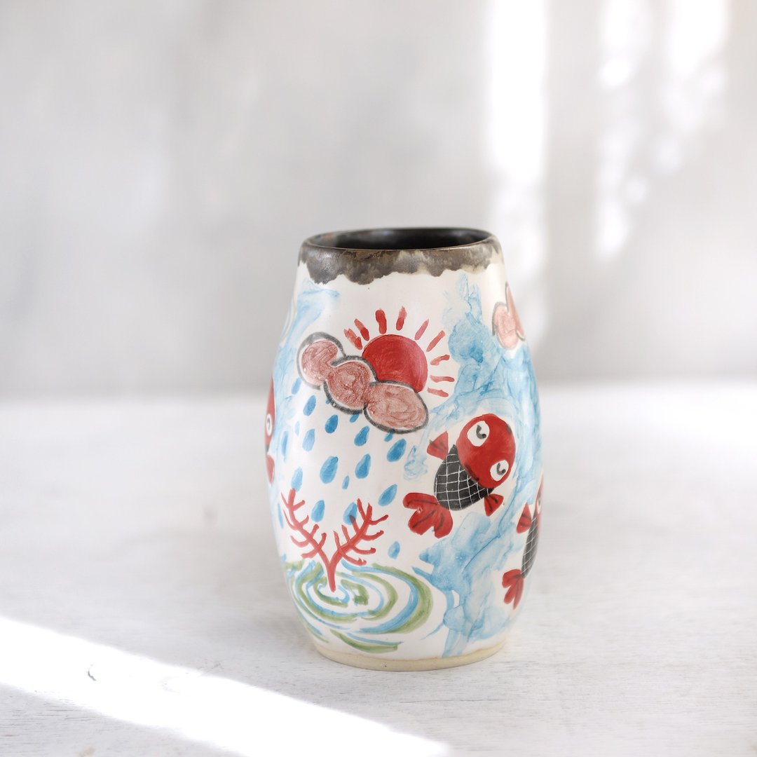 Vase with black aquatic plants and red goldfish painting - 花瓶/陶器 - 陶 