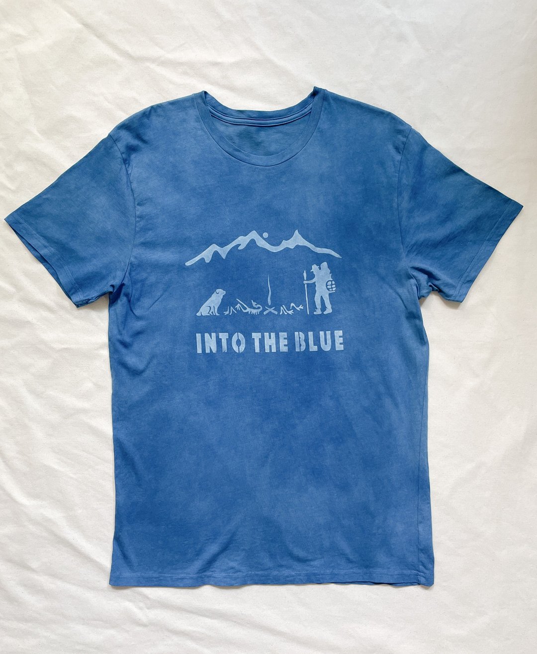 日本制造 手染 蓝染 INTO THE BLUE TEE 靛蓝染料 有机棉 蓝染 狗狗 露营 户外 - 女装 T 恤 - 棉．麻 蓝色